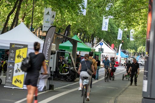  polisMOBILITY-cityHUB Hohenzollernring / Weiterer Text über ots
und www.presseportal.de/nr/8249 / Die Verwendung dieses Bildes ist
für redaktionelle Zwecke unter Beachtung ggf. genannter
Nutzungsbedingungen honorarfrei. Veröffentlichung bitte mit
Bildrechte-Hinweis.
