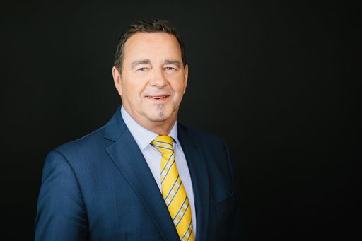 Vorschau Bild von Durch das Programm vom "6. Deutsch-Österreichischen
Technologieforum" führt 2022 Prof. Dr. Wilfried Sihn,
Geschäftsführer, Fraunhofer Austria Research.