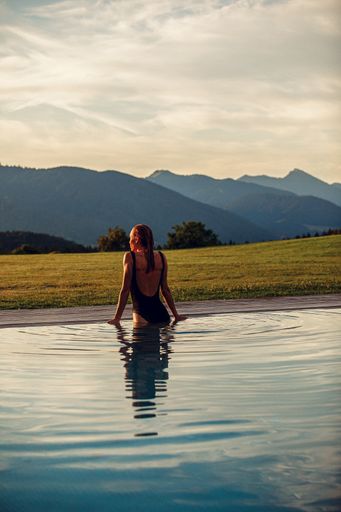  Dem ewigen Leben auf der Spur: In einer repräsentativen Umfrage
mit Appinio greift der Lanserhof das zentrale Thema aus seinen drei
Health Resort-Standorten in Lans, Tegernsee und Sylt auf. Dort
sollen die Gäste ganzheitlich regenerieren und Prävention durch
einen symbiotischen Mix aus neuesten medizinischen Erkenntnissen und
traditioneller Naturheilkunde erfahren. Das Lanserhof Concept beruht
auf 35 Jahren Forschungs- und Entwicklungsarbeit der Lanserhof
Medical Experts und wird stetig weiterentwickelt. / Weiterer Text
über ots und www.presseportal.de/nr/110707 / Die Verwendung dieses
Bildes ist für redaktionelle Zwecke unter Beachtung ggf. genannter
Nutzungsbedingungen honorarfrei. Veröffentlichung bitte mit
Bildrechte-Hinweis.