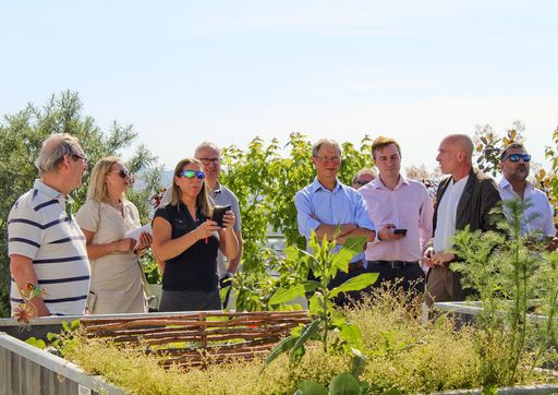Vorschau Bild von Britische Delegation in der Wien-Süd Anlage
"Biotope City Wienerberg", 1100