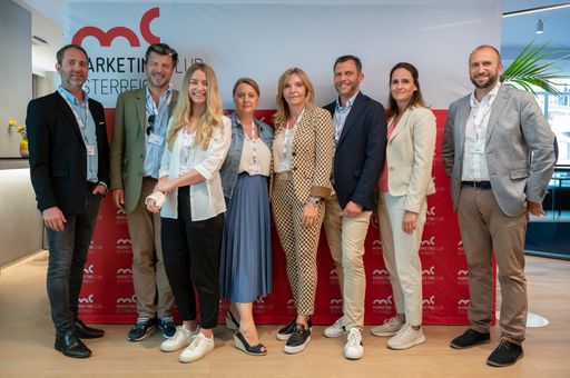  Niko Pabst (Geschäftsführer des Marketing Club
Österreich), Martin Rohla (Founder Goodshares, Jury-Mitglied in der
TV-Sendung „2 Minuten 2 Millionen“), Lisa Manigatterer (Green
Marketing Account Managerin bei sgreening), Carina Budgen (Leitung
Marketing bei ADEG Österreich), Karin Seywald-Czihak
(Geschäftsführerin der ÖBB-Werbung), Andreas Martin (Geschäftsführer
von Porsche Media & Creative), Franziska Keck (Leitung Lesermarkt &
Marketing bei „Die Presse“) sowie Andreas Ladich (Präsident MCÖ,
Vienna Airport).