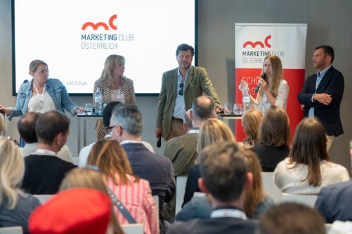 Vorschau Bild von Die Diskussionsrunde zum Thema Nachhaltigkeit beim
vergangenen Clubabend des Marketing Club Österreich war hochkarätig
und prominent besetzt.