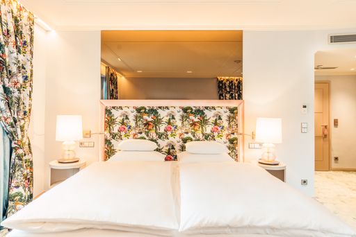 Vorschau Bild von Suite mit Christian Lacroix Print