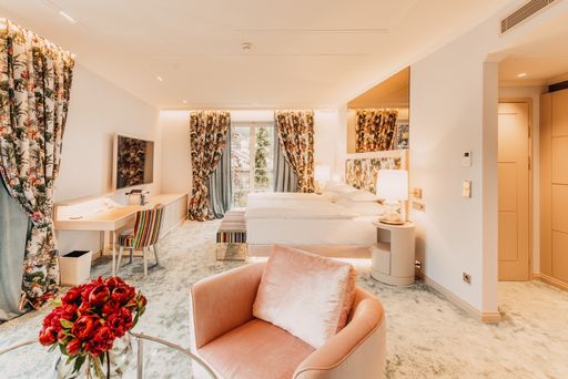 Vorschau Bild von Suite mit Christian Lacroix Print