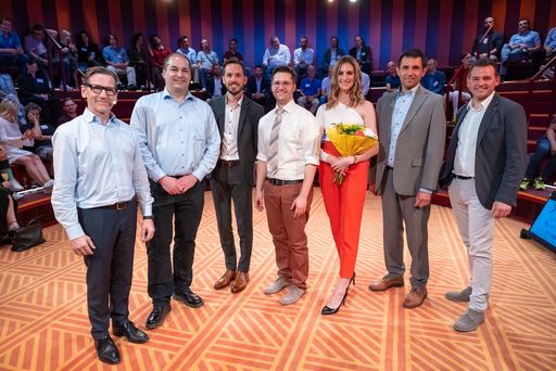  https://www.apa-fotoservice.at/galerie/29118 20 Jahre v.r.n.l -
Otto Meinhart (openFORCE Holding & Consulting GmbH), Gerhard
Hipfinger (openFORCE Holding & Consulting GmbH), Valentin Klausburg
(open200 GmbH), Sebastian Voina-Winter (open200 GmbH), Janika Hidegh
(openFORCE Holding & Consulting GmbH), Roland Farkas (the P.I.M.
Company) und Robert Gittenberger (openDEVS Developers Careerport)
nach dem offiziellen Teil.