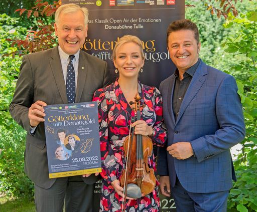 Vorschau Bild von Die beiden Künstler stellen das heurige Programm Landesrat
Eichtinger auf der Garten Tulln vor.