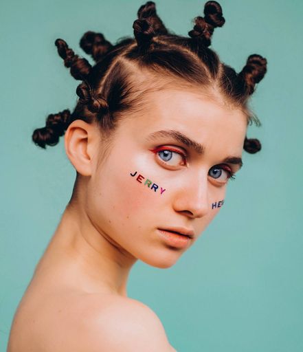 Vorschau Bild von Die ukrainische Sängerin und Komponistin Jerry Heil. / Weiterer
Text über ots und www.presseportal.de/nr/9021 / Die Verwendung
dieses Bildes ist für redaktionelle Zwecke unter Beachtung ggf.
genannter Nutzungsbedingungen honorarfrei. Veröffentlichung bitte
mit Bildrechte-Hinweis.