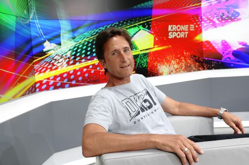 Wolfgang Thiem im krone.tv-Talk mit Michaela Meyer
über die neue Trainingsakademie Burgenland und darüber, wie es Sohn
Dominic aktuell geht. Verwendung ausschließlich in direktem
Zusammenhang mit der Berichterstattung zur Sendung.