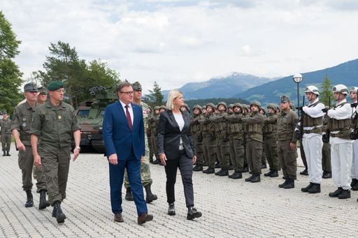 Vorschau Bild von FBM Tanner bei der Kommandoübergabe 6 Jägerbrig am
31 05 2022 in Tirol