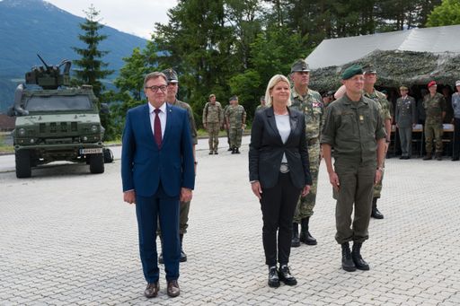 Vorschau Bild von FBM Tanner bei der Kommandoübergabe 6 Jägerbrig am
31 05 2022 in Tirol