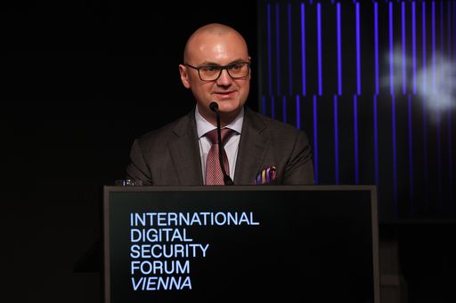 Rafał Jaczynski, CSO von Huawei CEE & Nordic
Region, hält seine Keynote am IDSF 2022