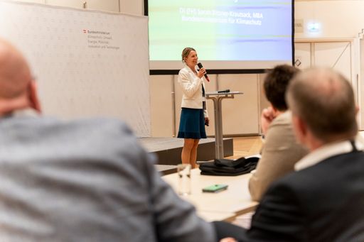 Dr. Sandra Stein von Fraunhofer Austria,
Konsortialführerin des Projekts PhysICAL, begrüßte die Gäste