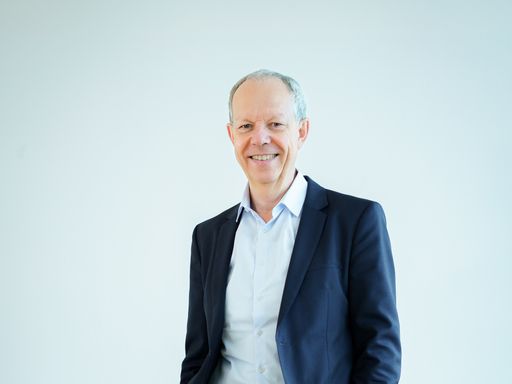  Ökobanker Thomas Jorberg ist European Banker of the Year 2021. /
Weiterer Text über ots und www.presseportal.de/nr/64894 / Die
Verwendung dieses Bildes ist für redaktionelle Zwecke unter
Beachtung ggf. genannter Nutzungsbedingungen honorarfrei.
Veröffentlichung bitte mit Bildrechte-Hinweis.