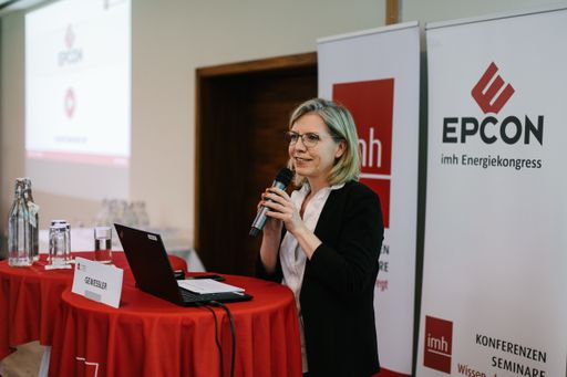  Bundesministerin Leonore Gewessler mit ihrer
Keynote „Der Weg zur grünen Energie“