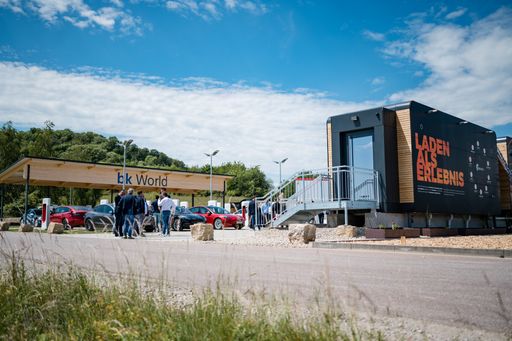 Vorschau Bild von bk World - Laden als Erlebnis / Weiterer Text über ots und
www.presseportal.de/nr/160216 / Die Verwendung dieses Bildes ist für
redaktionelle Zwecke unter Beachtung ggf. genannter
Nutzungsbedingungen honorarfrei. Veröffentlichung bitte mit
Bildrechte-Hinweis.