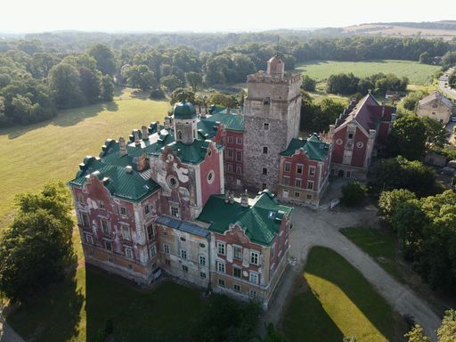  Die Location: Das eindrucksvolle Schloss Prugg in Bruck an der
Leitha