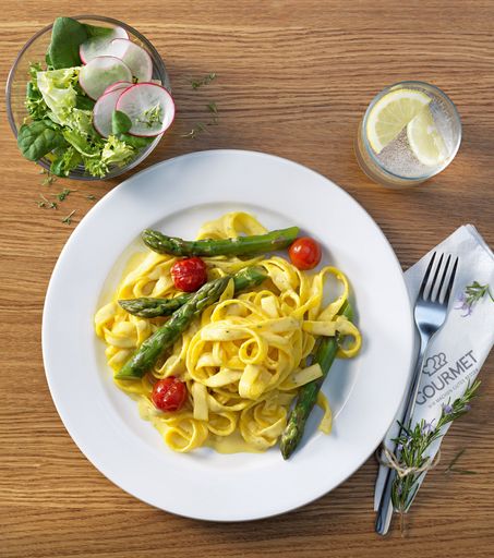 Vorschau Bild von Derzeit können die Gäste von GOURMET Business
Gerichte mit frischem österreichischem Spargel bestellen.