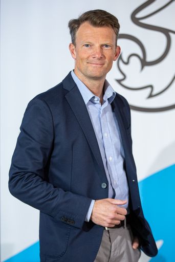 Günter Lischka übernimmt ab sofort die Position des
Chief Commercial Officer (CCO) im Team rund um CEO Rudolf Schrefl.
Er wird dort die Aufgabengebiete Marketing, Vertrieb und
Kundenbetreuung für Privat- wie Geschäftskunden verantworten.