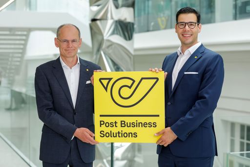 v.l.: DI Walter Oblin, Generaldirektor-Stellvertreter und
Vorstand für Brief & Finanzen, Mag. George Wallner, M.Sc.,
Geschäftsfeldleiter Post Business Solutions, beide Österreichische
Post AG