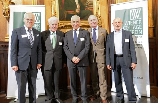 Vorschau Bild von Der Vorstand des Wiener Cottage Vereins (Wolfgang
Gräsel, Erich Stöger (Vizepräsident und Kassier), Thomas Feiger
(Präsident), Michael Stergar, Daniel Reischer. Nicht im Bild sind
Eberhard Pirich, Juraj Necpal und Manfred Klug) © Verena Podiwinsky