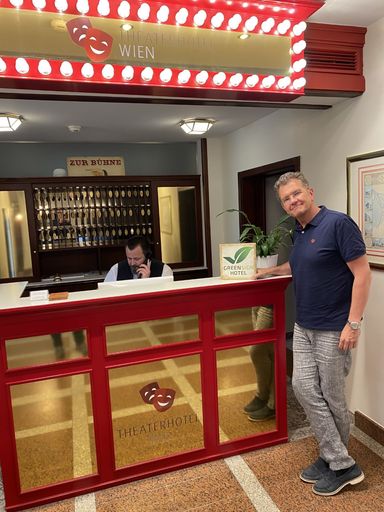  Als erstes Wiener Hotel ist das Theaterhotel & Suites mit dem
Nachhaltigkeitszertifikat GreenSign ausgezeichnet worden.