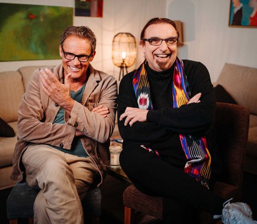 Einer der größten deutschen TV- und Filmstars,
Christian Tramitz (links im Bild), ist am Dienstagabend bei Rudi
Dolezals (re.) Talkshow zu Gast und verrät in einem offenen,
lustigen und sehr persönlichen Gespräch Dinge, die er - laut eigener
Angabe - noch nie im Fernsehen erzählt hat - u.a. über seinen
Großvater Paul Hörbiger. Verwendung ausschließlich in direktem
Zusammenhang mit der Berichterstattung zur Sendung.