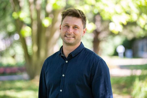 Matthias Schlemitz ist seit Mai neuer
Pflegedienstleiter im Haus der Barmherzigkeit Pflegekrankenhaus in
der Tokiostraße.