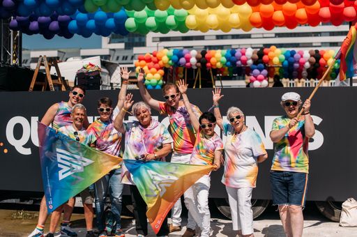 Verein Queer Dance im Gemeindebau auf der
Regenbogenparade 2022