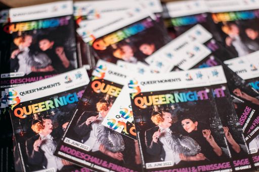 Vorschau Bild von QUEER MOMENTS lädt zum öffentlichen Diskurs ein, um
gesellschaftliche Barrieren abzubauen