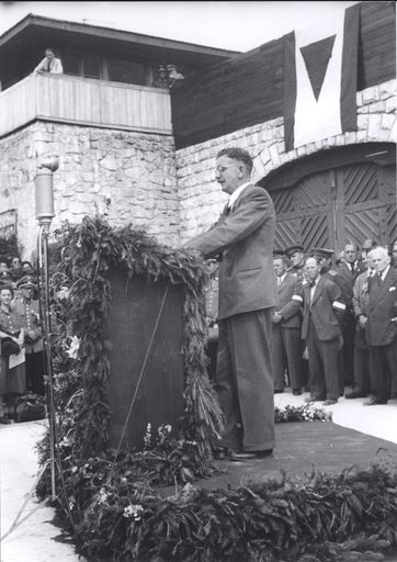 Vorschau Bild von Rede von Bundeskanzler Leopold Figl im Rahmen der
Feierlichkeiten zur Übergabe des ehemaligen Konzentrationslagers
Mauthausen an die Republik Österreich am 20.06.1947