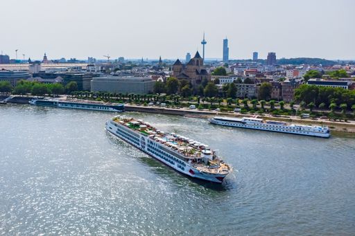 The A-ROSA SENA making her first departure with hybrid propulsion
system in Cologne. Photo: A-ROSA River Cruises / Weiterer Text über
ots und www.presseportal.de/nr/59052 / Die Verwendung dieses Bildes
ist für redaktionelle Zwecke unter Beachtung ggf. genannter
Nutzungsbedingungen honorarfrei. Veröffentlichung bitte mit
Bildrechte-Hinweis.