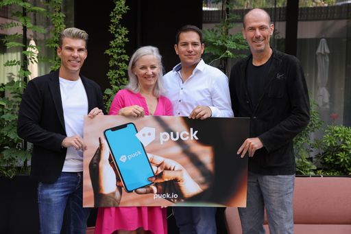  v.l.: Florian Gschwandtner, Startup-Investor und
Runtastic-Gründer; Julia Wawrik, Geschäftsführerin der puck
immobilien app services GmbH; Thomas Kolbabek, Partner bei viable;
Daniel Jelitzka, Gründer von puck.io und Geschäftsführer der JP
Immobilien