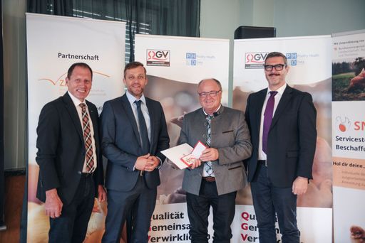 Foto (v.l.n.r.): LKÖ-Präsident Josef Moosbrugger, der neue
ZAG-Obmann Markus Lukas, der bisherige ZAG-Obmann Franz Karlhuber
und ZAG-Geschäftsführer Michael Wurzer.