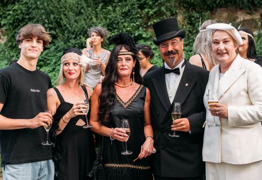 Vorschau Bild von Ortrun Gauper mit dem Fiaker-Baron Wolfgang
Fasching und seiner Familie