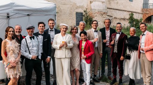 Vorschau Bild von Gäste und Models der QUEER NIGHT im Schloss
Neugebäude