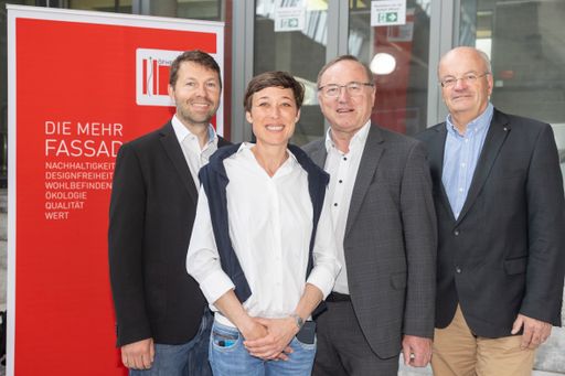  Die perfekte Location für die Abhaltung der
Fassadenakademie bot der Lehrbauhof in Salzburg, der die
Veranstaltung tatkräftig mit Infrastruktur, Platz, Mitarbeitern und
sämtlichen Tools unterstützte.