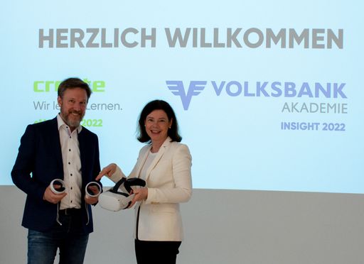 Christoph Schmidt-Martensson, CEO & Gründer von
CREATE und Dr. Barbara Czak-Pobeheim, Geschäftsführerin der
Volksbank Akademie