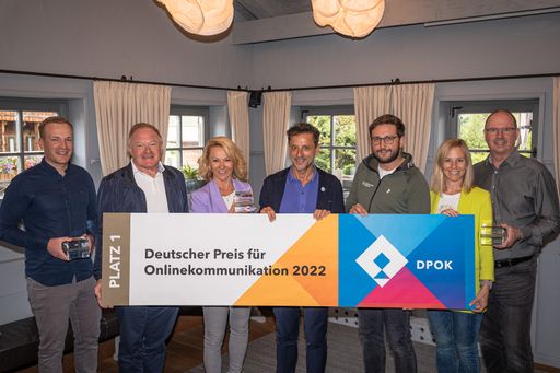 Patrick Riedlsperger (Leitung Marketing Zell am
See-Kaprun), Dr. Erich Egger (Vorstand Schmittenhöhebahn AG), Mag.
Renate Ecker (Geschäftsführerin Zell am See-Kaprun Tourismus),
Christoph Bründl (Obmann TVB Kaprun), Max Posch (Obmann TVB Zell am
See), Michaela Muxel-Rexeisen (Vorstand TVB Kaprun), Ing. Norbert
Karlsböck (Vorstand Gletscherbahnen Kaprun AG)