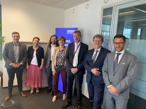 Erfolgreiche Transaktion: Die IFA AG hat die Liegenschaft
„Kraußstraße 1-7, Linz“ von der Siemens Energy Austria GmbH
erworben. v. l. n. r.: Sascha Gutmann (Modesta Real Estate), DI
Sophie Hofmann-Warnke (SoReal), DI Günter Berger (Siemens Energy
Austria), FD Mag. Michaela Länger (Siemens Energy Austria), MD DI
Ales Presern (Siemens Energy Austria), DI Michael Baert (IFA), Dr.
Bernard Reviczky (Siemens Energy Austria)