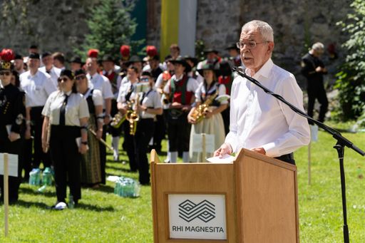https://www.apa-fotoservice.at/galerie/29743 Bundespräsident Dr.
Alexander Van Der Bellen