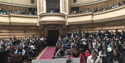 Vorschau Bild von Fast zu wenig Platz für das FMRS Publikum im Audi
Max der Universität Iasi