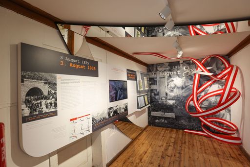 Vorschau Bild von Eröffnung der Ausstellung "Bau der Straße" an der
Großglockner Hochalpenstraße.