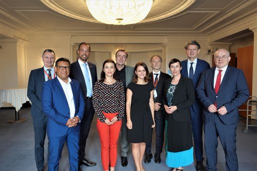 Gruppen-Foto zur Konstituierung der Bilateralen
Parlamentarischen Gruppe Österreich-Zentralasien