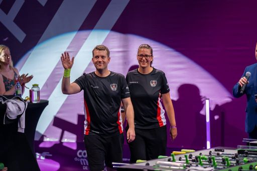 Vorschau Bild von Die strahlenden Sieger im Mixed Doppel