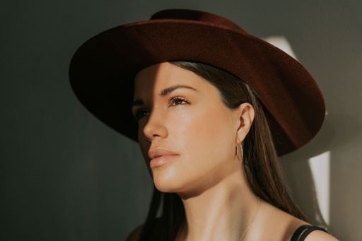  Portraitbild von Clara Louise