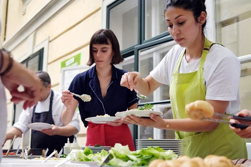 Vorschau Bild von 1.Wiener Soja-Heuriger mit veganem Heurigenbuffet