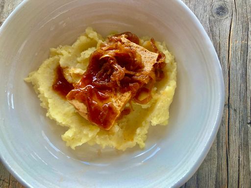 Vorschau Bild von Zwiebeltofu in Weissweinsauce mit Kartoffelpüree