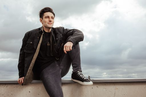 Österreichischer Songwriter Alexander Eder am 23. Juli live auf
den Multiplex Terrassen