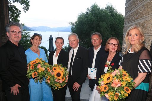 https://www.apa-fotoservice.at/galerie/29860 Klimt-Foundation
feiert erfolgreiche Premierenlesung mit Herbert Föttinger und Silvia
Meisterle in der Villa Paulick am Attersee in Kooperation mit dem
Attergauer Kultursommer