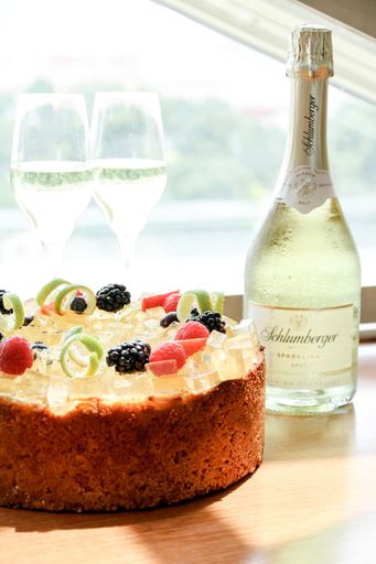  Schlumberger Cheesecake "Sparkling Edition" by
Vienna Marriott Hotel im Ganzen